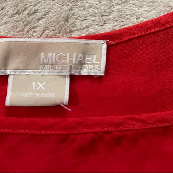 Michael Kors Red Satin Silky Blouse size 1X - Picture 3 of 8